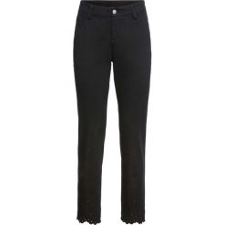 Spodnie z ażurowym haftem bonprix czarny. Czarne jeansy damskie bonprix. Za 55,99 zł.