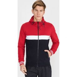 Tommy Hilfiger Bluza Czarny Czerwony. Czerwone bluzy męskie TOMMY HILFIGER, s, bez wzorów, z bawełny, bez kołnierzyka, bez rękawów, bez kaptura. Za 600,95 zł.