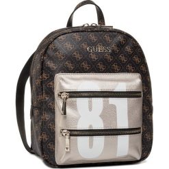 Plecak GUESS - Caley (SG) HWSG76 74330 BRM. Pomarańczowe plecaki damskie Guess, z aplikacjami, ze skóry ekologicznej, eleganckie. W wyprzedaży za 449,00 zł.