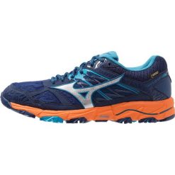 Mizuno WAVE MUJIN 5 GTX Obuwie do biegania Szlak estate blue/silver/hawaiian ocean. Niebieskie buty damskie do biegania marki Mizuno, z tworzywa sztucznego, mizuno wave. Za 649,00 zł.