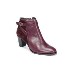 Botki Betty London HIDAYA. Czerwone botki damskie Betty London, bez obcasa, bez zapięcia. Za 343,20 zł.