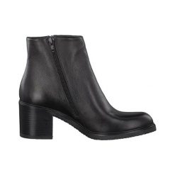 Tamaris Botki czarny female czarny 37. Czarne botki damskie Tamaris, ze skóry, eleganckie, bez obcasa, bez zapięcia. W wyprzedaży za 114,00 zł.