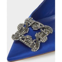 Dune London BREANNA Szpilki blue. Niebieskie czółenka damskie Dune London, bez wzorów, z satyny, klasyczne, bez obcasa, na szpilce, bez zapięcia. W wyprzedaży za 426,75 zł.