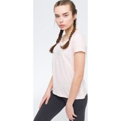 T-shirt damski TSD009 - jasny róż. Różowe t-shirty damskie marki 4f, z nadrukiem, z bawełny, bez kołnierzyka. W wyprzedaży za 39,99 zł.