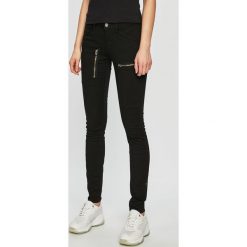 G-Star Raw - Spodnie. Czarne spodnie damskie G-Star RAW, bez wzorów, z elastanu, retro. W wyprzedaży za 319,90 zł.