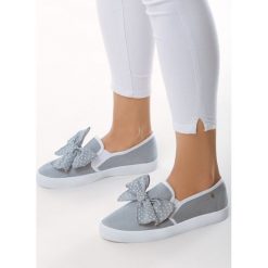 Niebieskie Slip On Trip to Mars. Niebieskie trampki i tenisówki damskie Born2be, w kropki, z tkaniny. Za 39,99 zł.