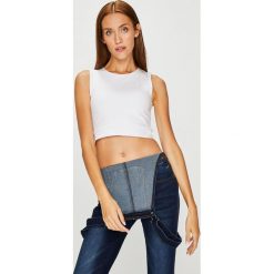 Answear - Top. Białe bluzki damskie ANSWEAR, s, bez wzorów, z elastanu, z okrągłym kołnierzem. W wyprzedaży za 24,90 zł.