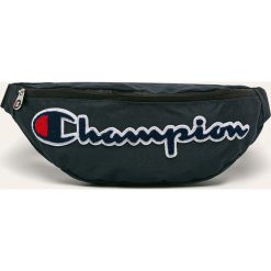 Champion - Nerka. Czarne nerki damskie Champion, w paski, z poliesteru, duże, z aplikacjami. W wyprzedaży za 119,90 zł.
