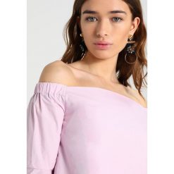 Bluzki asymetryczne: Glamorous Petite BARDOT Bluzka pink