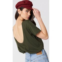 NA-KD T-shirt z odkrytymi plecami - Green. Zielone t-shirty damskie marki NA-KD, z okrągłym kołnierzem. W wyprzedaży za 26,47 zł.