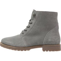 Pier One Botki sznurowane grey. Szare botki damskie na zamek Pier One, z materiału, na sznurówki. W wyprzedaży za 216,75 zł.