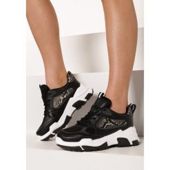 Czarne Sneakersy Loraerina. Czarne sneakersy damskie Born2be, z jeansu. Za 99,99 zł.