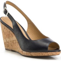 Buty damskie. Niebieskie koturny damskie Wittchen, bez obcasa, na koturnie, ze sprzączką. W wyprzedaży za 299,90 zł.