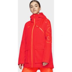 Kurtka snowboardowa damska KUDS204 - czerwony neon. Czerwone kurtki damskie na zimę, s, bez wzorów, z kapturem, snowboardowy. W wyprzedaży za 299,99 zł.