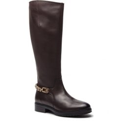 Oficerki TOMMY HILFIGER - Chain Long Boot L FW0FW03312 Coffee Bean 212. Niebieskie buty zimowe damskie marki Marc O'Polo, z polaru. Za 999,00 zł.