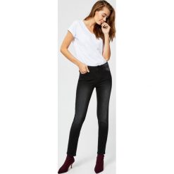 Jeansy typu regular. Czarne jeansy damskie Moodo, s. Za 19,99 zł.