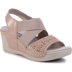 Sandały COMFORT BASIC - 44882 Beige. Brązowe klapki damskie Comfort Basic, bez wzorów, ze skóry ekologicznej, bez obcasa, na obcasie. Za 169,00 zł.