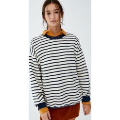 Bluza w marynarskie paski. Szare bluzy damskie marki Pull&Bear, w paski. Za 89,90 zł.