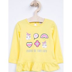 Blukids - Bluzka dziecięca 68-98 cm (2-pack). Żółte bluzki dziewczęce Blukids, z nadrukiem, z bawełny, z okrągłym kołnierzem, bez rękawów, bez kaptura. W wyprzedaży za 34,90 zł.