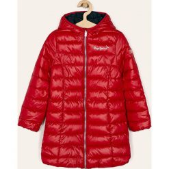 Pepe Jeans - Kurtka dziecięca Caroline 128-178/180 cm. Czerwone kurtki dziewczęce z poliesteru, długie. W wyprzedaży za 349,90 zł.
