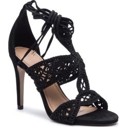 Sandały KAZAR - Acacia 40972-26-00 Black. Czarne klapki damskie Kazar, bez wzorów, ze skóry, na wysokim obcasie. W wyprzedaży za 399,00 zł.