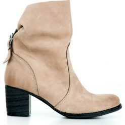 Botki - skóra naturalna - model 497 - kolor cappuccino. Botki damskie Zapato, ze skóry, bez obcasa, bez zapięcia. W wyprzedaży za 319,00 zł.