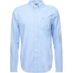 Koszule męskie na spinki: Hollister Co. POPLIN SOLID Koszula light blue