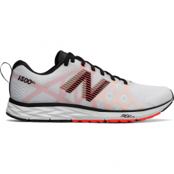 New Balance M1500WR4. Brązowe buty sportowe męskie marki New Balance, z materiału, do biegania. W wyprzedaży za 329,99 zł.