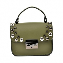 Skórzana torebka w kolorze khaki - (S)18 x (W)15 x (G)7 cm. Brązowe torebki klasyczne damskie Akcesoria na sylwestrową noc, w paski, z materiału. W wyprzedaży za 219,95 zł.