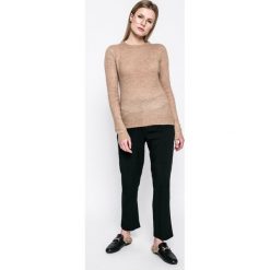 Answear - Sweter. Brązowe swetry klasyczne damskie marki ANSWEAR, s, z elastanu, z okrągłym kołnierzem. W wyprzedaży za 49,90 zł.
