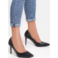 Czarne Szpilki Sanctity. Czarne szpilki Renee, bez wzorów, ze skóry, eleganckie, ze szpiczastym noskiem, bez obcasa, na szpilce, bez zapięcia. Za 89,99 zł.