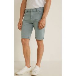 Mango Man - Szorty Nepto5. Spodenki i szorty męskie Mango Man, z aplikacjami, z elastanu, casualowe. W wyprzedaży za 69,90 zł.
