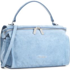 Torebka COCCINELLE - BA1 Atsuko Suede E1 BA1 18 01 01 Azur 021. Niebieskie torebki klasyczne damskie marki Coccinelle, w ażurowe wzory, ze skóry, duże. W wyprzedaży za 849,00 zł.