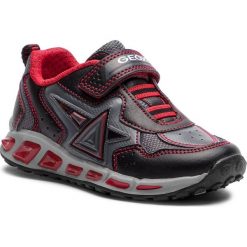 Sneakersy GEOX - J Shuttle B. B J8494B 0BU11 C0048 D Black/Red. Szare trampki chłopięce Geox, bez wzorów, ze skóry ekologicznej, na rzepy. W wyprzedaży za 219,00 zł.