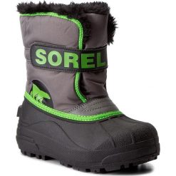 Śniegowce SOREL - Childrens Snow Commander NC1877 Quarry/Cyber Green 052. Szare buty chłopięce zimowe marki Sorel, bez zapięcia. W wyprzedaży za 189,00 zł.