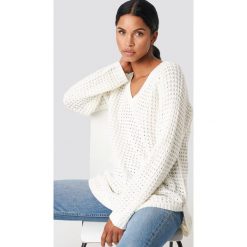 NA-KD Sweter ze splotem - White. Białe swetry oversize damskie marki NA-KD, z dzianiny. Za 113,00 zł.