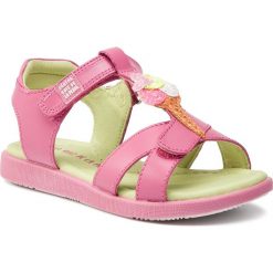 Sandały AGATHA RUIZ DE LA PRADA - 192939 Różowy. Różowe sandały dziewczęce Agatha Ruiz de la Prada, ze skóry, bez zapięcia. Za 249,00 zł.