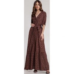 Brązowa Sukienka Avata. Pomarańczowe sukienki damskie Renee, s, w kwiaty, z tkaniny, bez kołnierzyka, z krótkim rękawem, krótkie, mini, kopertowe. Za 99,99 zł.