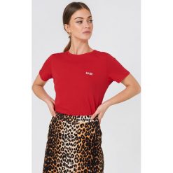NA-KD T-shirt Babe Chest - Red. Czerwone t-shirty damskie NA-KD, z nadrukiem, z bawełny. Za 72,95 zł.