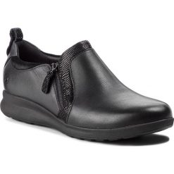 Półbuty CLARKS - Un Adorn Zip 261370174 Black Combi. Czarne półbuty damskie Clarks, na co dzień, bez wzorów, ze skóry, bez obcasa, na płaskiej podeszwie, bez zapięcia. W wyprzedaży za 299,00 zł.
