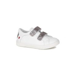 Buty Dziecko GBB BALOTA. Białe trampki dziewczęce marki GBB, bez wzorów, bez zapięcia. Za 349,00 zł.