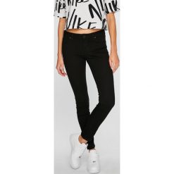 Lee - Jeansy Scarlett. Czarne jeansy damskie skinny marki Lee, l, z elastanu. W wyprzedaży za 279,90 zł.