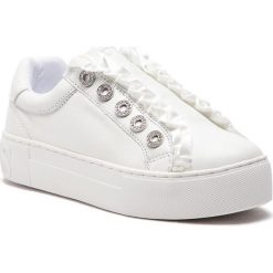 Sneakersy GUESS - FL5MZR LEA12 WHITE. Białe sneakersy damskie Guess, z materiału. Za 629,00 zł.