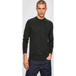 Calvin Klein - Sweter. Różowe swetry męskie Calvin Klein, s, bez wzorów, z bawełny, z okrągłym kołnierzem, bez kaptura. W wyprzedaży za 299,90 zł.