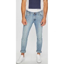 Jack & Jones - Jeansy. Niebieskie jeansy męskie regular Jack & Jones, z bawełny. W wyprzedaży za 159,90 zł.