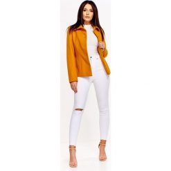 Krótka elegancka kurtka na guziki - żółty, 40. Żółte kurtki damskie e-margeritka.pl, bez wzorów, z wiskozy, eleganckie, z krótkim rękawem, krótkie, bez kaptura. Za 229,99 zł.
