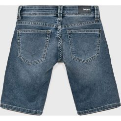 Pepe Jeans - Szorty dziecięce Tracker 128-180 cm. Niebieskie spodenki chłopięce Pepe Jeans, bez wzorów, z elastanu, casualowe. W wyprzedaży za 129,90 zł.