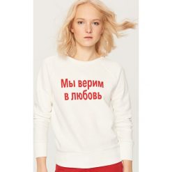 Bejsbolówki męskie: Bluza z nadrukiem - Kremowy