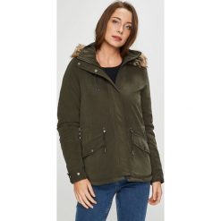 Only - Parka. Zielone parki damskie marki ONLY, s, z poliesteru, krótkie, z kapturem. W wyprzedaży za 119,90 zł.