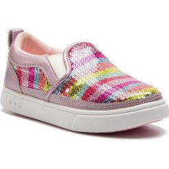 Tenisówki UGG - K Caplan Mural Slip-On 1101059K K/Rbw. Różowe trampki dziewczęce Ugg, bez wzorów, z gumy, bez zapięcia. W wyprzedaży za 199,00 zł.
